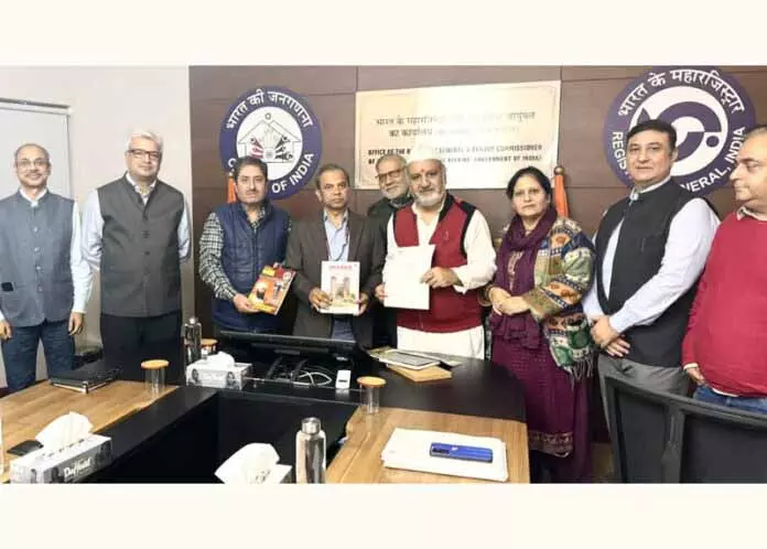 AIKS प्रतिनिधिमंडल ने जनगणना महापंजीयक से मुलाकात की AIKS प्रतिनिधिमंडल ने जनगणना महापंजीयक से मुलाकात की