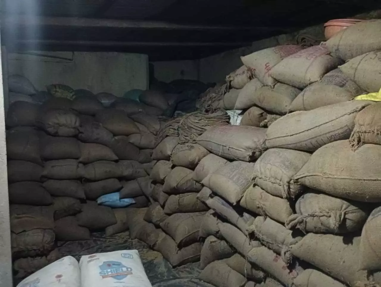 रायगढ़ में 30 प्रकरणों में एक करोड़ रुपए से अधिक मूल्य के 3,266 क्विंटल अवैध धान किया गया जब्त रायगढ़ में 30 प्रकरणों में एक करोड़ रुपए से अधिक मूल्य के 3,266 क्विंटल अवैध धान किया गया जब्त