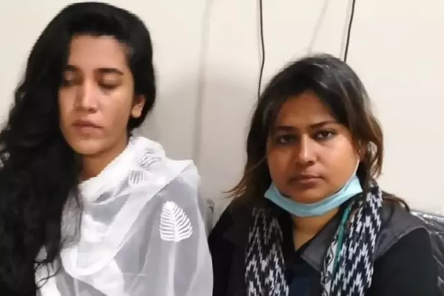 Pakistan में विरोध प्रदर्शन के दौरान पत्रकार और मानवाधिकार कार्यकर्ता गिरफ्तार Pakistan में विरोध प्रदर्शन के दौरान पत्रकार और मानवाधिकार कार्यकर्ता गिरफ्तार