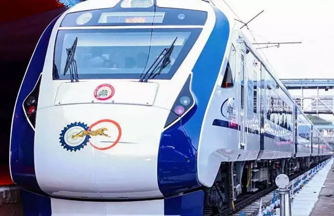 Nagpur-Indore वंदे भारत एक्सप्रेस में आठ अतिरिक्त कोच जोड़े गए Nagpur-Indore वंदे भारत एक्सप्रेस में आठ अतिरिक्त कोच जोड़े गए