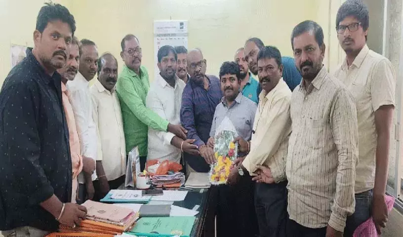 Venkataramana ने कोठागुडेम एरिया स्टोर्स के डिप्टी एसई का पदभार संभाला Venkataramana ने कोठागुडेम एरिया स्टोर्स के डिप्टी एसई का पदभार संभाला