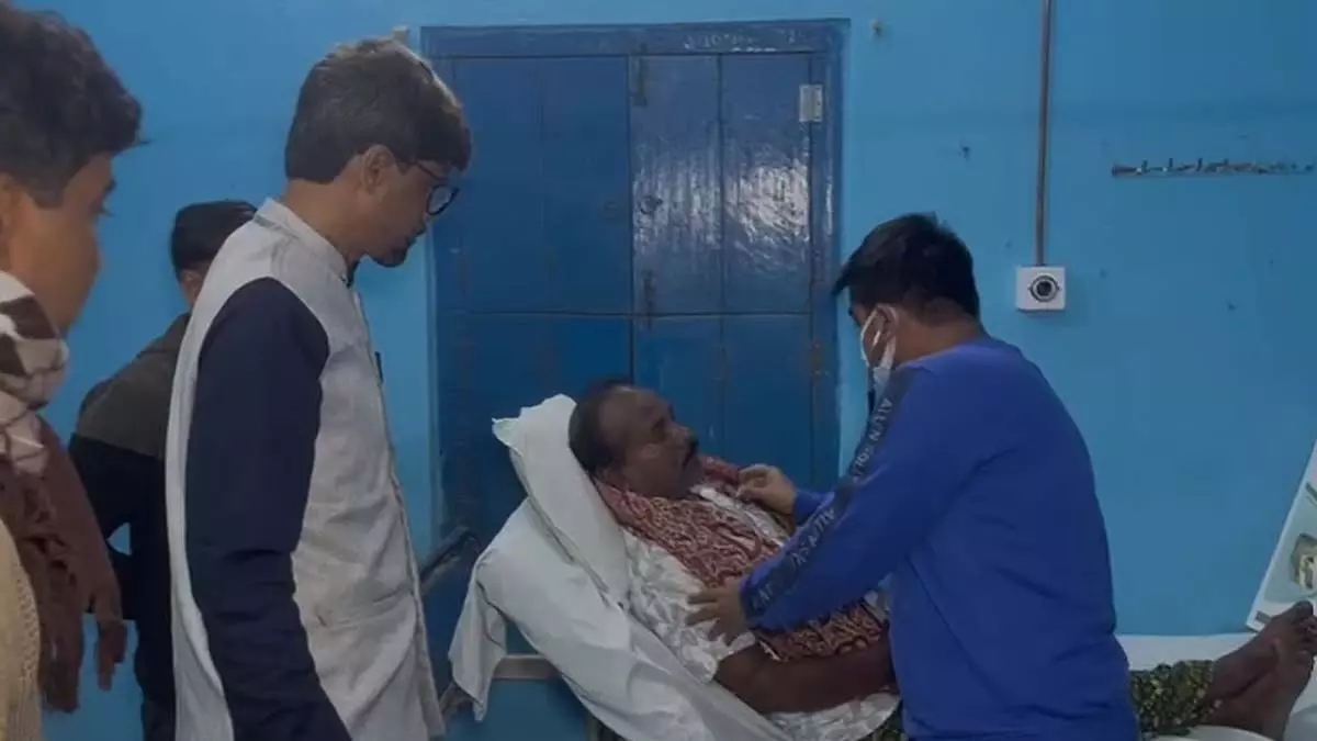 BLO अचानक बेहोश हो गईं, परिवार ने काम के दबाव को बताया जिम्मेदार BLO अचानक बेहोश हो गईं, परिवार ने काम के दबाव को बताया जिम्मेदार