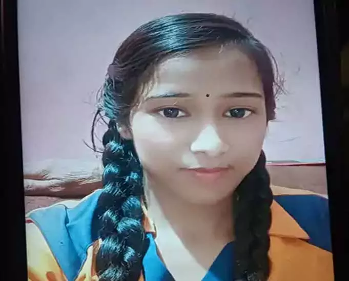 CG: नवविवाहिता ने फांसी लगाकर की खुदकुशी, परिजनों ने लगाया आरोप CG: नवविवाहिता ने फांसी लगाकर की खुदकुशी, परिजनों ने लगाया आरोप