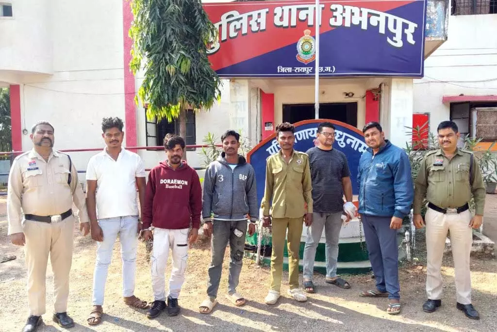 अभनपुर-गोबरा नवापारा पुलिस का निश्चय अभियान जारी अभनपुर-गोबरा नवापारा पुलिस का निश्चय अभियान जारी