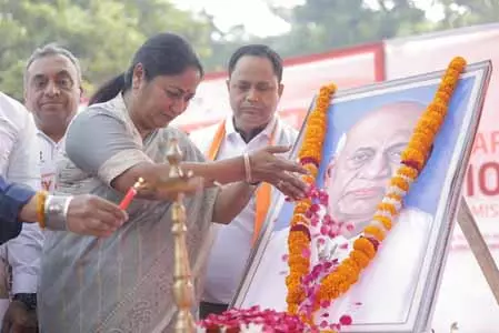 सरदार वल्लभभाई पटेल की दूर की सोच ने लोगों को एक साथ लाया: रेखा गुप्ता सरदार वल्लभभाई पटेल की दूर की सोच ने लोगों को एक साथ लाया: रेखा गुप्ता