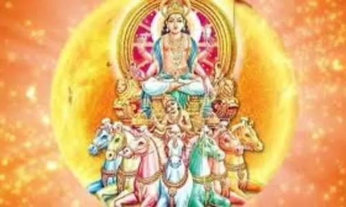 Surya Dev worship on Sunday: जानिए रविवार के दिन ही क्यों की जाती है भगवान सूर्य देव की पूजा Surya Dev worship on Sunday: जानिए रविवार के दिन ही क्यों की जाती है भगवान सूर्य देव की पूजा