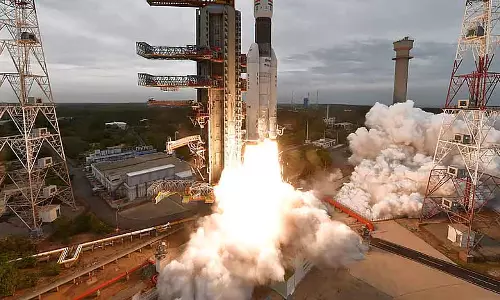 ISRO चांद पर इंसान भेजने को लेकर गंभीर है: साइंटिस्ट निकर्षाजी ISRO चांद पर इंसान भेजने को लेकर गंभीर है: साइंटिस्ट निकर्षाजी