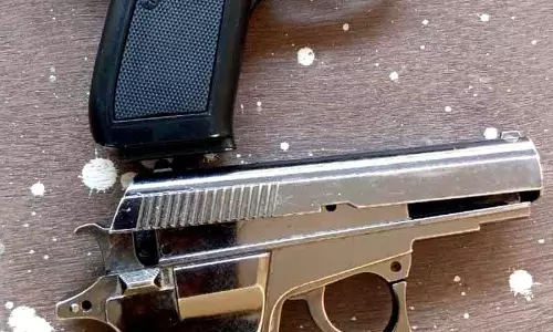 Mahendragarh स्कूल बस ड्राइवर को खिलौना पिस्तौल से धमकाने वाले 2 लोग गिरफ्तार