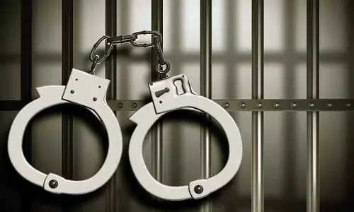 Navi Mumbai: रबाले पुलिस ने ऐरोली शादी में चोरी करने वाले गैंग का भंडाफोड़ किया Navi Mumbai: रबाले पुलिस ने ऐरोली शादी में चोरी करने वाले गैंग का भंडाफोड़ किया