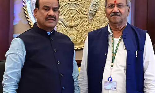 MP बृजमोहन अग्रवाल ने लोकसभा अध्यक्ष ओम बिरला को जन्मदिन की बधाई दी MP बृजमोहन अग्रवाल ने लोकसभा अध्यक्ष ओम बिरला को जन्मदिन की बधाई दी