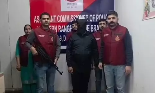 क्राइम ब्रांच की बड़ी कार्रवाई: हेरोइन सप्लायर, NDPS के दो केस में भगोड़ा गिरफ्तार क्राइम ब्रांच की बड़ी कार्रवाई: हेरोइन सप्लायर, NDPS के दो केस में भगोड़ा गिरफ्तार