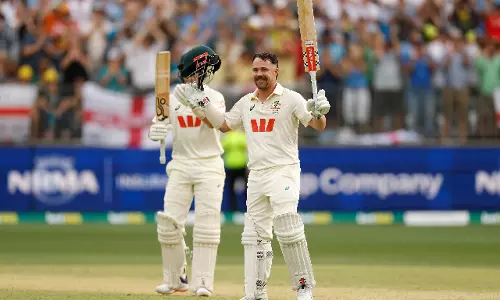 Ashes: हेड और स्टार्क की बदौलत ऑस्ट्रेलिया ने पर्थ में आठ विकेट से जीत दर्ज की