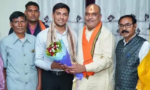 विधायक ललित ने टॉपर देवेश का किया सम्मान