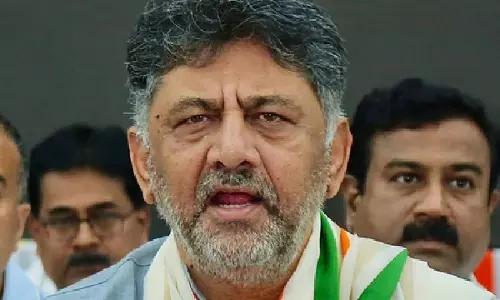 Karnataka राजनीति पर कुमारस्वामी के बयान को डीकेएस ने किया खारिज