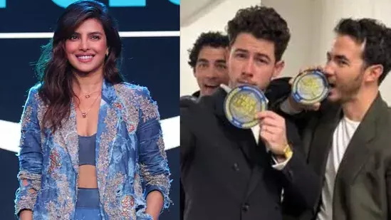 गर्व से भरी प्रियंका चोपड़ा ने न्यू जर्सी हॉल ऑफ फेम सम्मान के लिए पति Nick Jonas गर्व से भरी प्रियंका चोपड़ा ने न्यू जर्सी हॉल ऑफ फेम सम्मान के लिए पति Nick Jonas