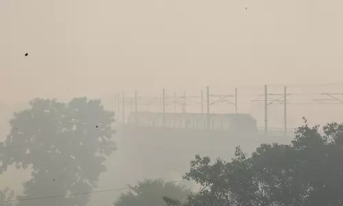 Delhi-NCR में AQI 380, सांस लेने में परेशानी; GRAP के तहत पाबंदियां कड़ी