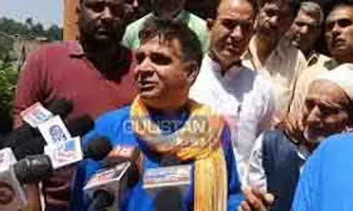 Dr. Farooq ने पीरज़ादा मकबूल रैना की पत्नी के निधन पर शोक जताया