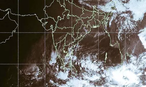 Bengal की खाड़ी के ऊपर बना लो प्रेशर अगले दो दिनों में साइक्लोन में बदल सकता है
