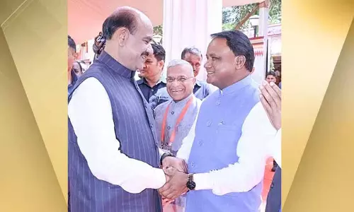 CM Mohan Majhi ने लोकसभा स्पीकर ओम बिरला को जन्मदिन की शुभकामनाएं दीं