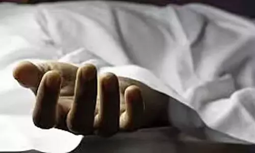 Byadagi : ट्रैक्टर पर पेड़ गिरने से दो लोगों की मौत Byadagi : ट्रैक्टर पर पेड़ गिरने से दो लोगों की मौत
