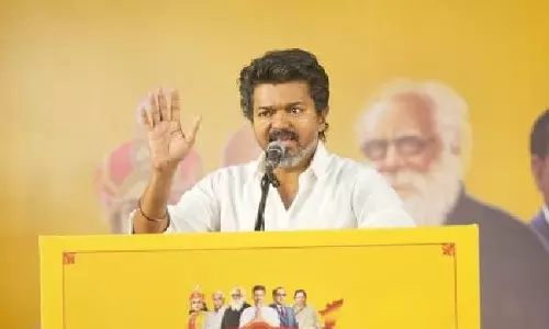 Karur हादसे के बाद विजय ने कांचीपुरम में फिर से जनसंपर्क शुरू किया, DMK पर हमला Karur हादसे के बाद विजय ने कांचीपुरम में फिर से जनसंपर्क शुरू किया, DMK पर हमला
