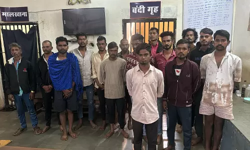 सो रहे थे रायपुर में छुपे हुए बदमाश, सुबह 3 बजे पुलिस ने मारी रेड सो रहे थे रायपुर में छुपे हुए बदमाश, सुबह 3 बजे पुलिस ने मारी रेड