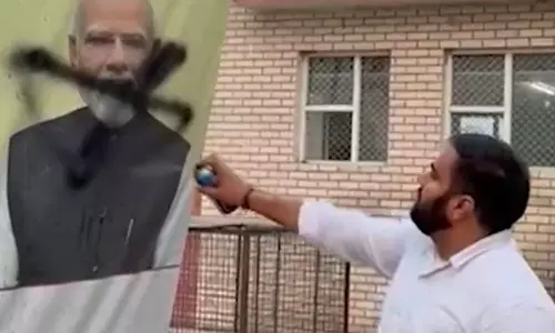 Haryana के करनाल में PM मोदी और CM सैनी के पोस्टरों पर दाग लगाने के आरोप