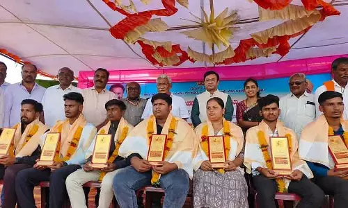 सच बोलने की हिम्मत बढ़ाएं: Minister Santosh Lad