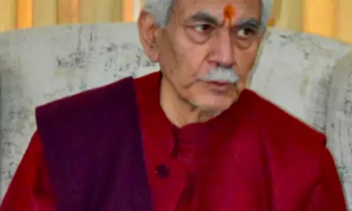 जम्मू-कश्मीर LG ने दिल्ली ब्लास्ट के बाद सुरक्षा समीक्षा की जम्मू-कश्मीर LG ने दिल्ली ब्लास्ट के बाद सुरक्षा समीक्षा की
