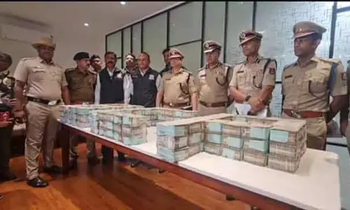 बैंगलोर बैंक डकैती: पुलिस ने गैंग को ट्रेनिंग दी और प्लान बनाया बैंगलोर बैंक डकैती: पुलिस ने गैंग को ट्रेनिंग दी और प्लान बनाया