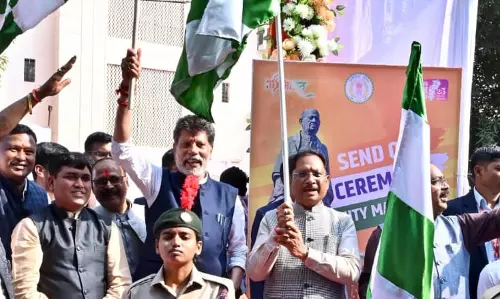 CM विष्णुदेव साय ने यूनिटी मार्च के लिए राज्य के 68 युवाओं के दल को हरी झंडी दिखाकर किया रवाना
