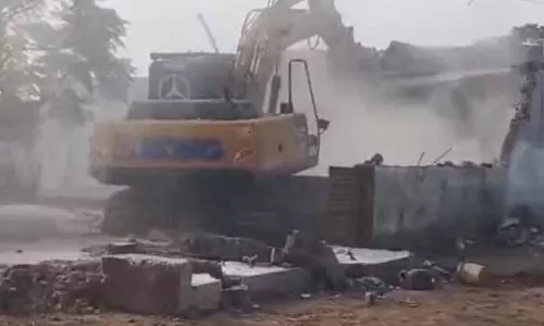 JAMMU: अवैध प्रॉपर्टी गिराई गई, 14 कनाल ज़मीन वापस मिली