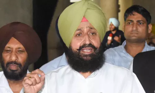 केंद्र के स्पष्टीकरण के बाद भी चंडीगढ़ बिल पर राजनीतिक विवाद तेज केंद्र के स्पष्टीकरण के बाद भी चंडीगढ़ बिल पर राजनीतिक विवाद तेज