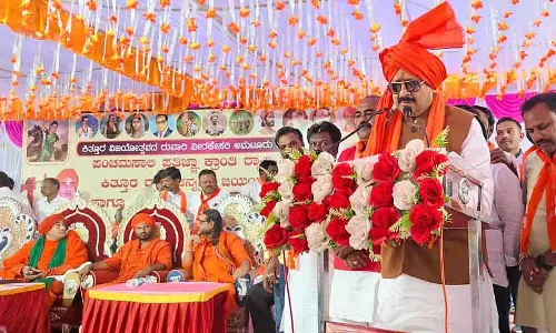 युवाओं को इतिहास सिखाएं: Author B. Ambanna