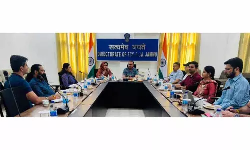 कमिशन सेक्रेटरी FCS&CA ने डिपार्टमेंट के कामकाज की समीक्षा की कमिशन सेक्रेटरी FCS&CA ने डिपार्टमेंट के कामकाज की समीक्षा की