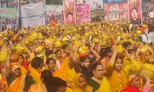 MP : शिवपुरी में धीरेंद्र शास्त्री की कलश यात्रा के दौरान सोने की चेन और मंगलसूत्र छीने