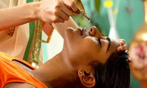 नस्य पद्धति: सर्दी से बचाव के साथ निखरेगी चेहरे की खूबसूरती, ये तेल फायदेमंद नस्य पद्धति: सर्दी से बचाव के साथ निखरेगी चेहरे की खूबसूरती, ये तेल फायदेमंद