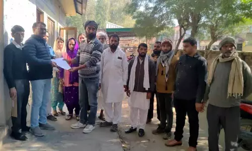 CM के वादे के बावजूद कांगड़ा के परिवारों को अभी भी पुनर्वास का इंतज़ार CM के वादे के बावजूद कांगड़ा के परिवारों को अभी भी पुनर्वास का इंतज़ार