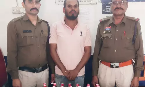 खरोरा पुलिस ने शराब कोचिया को दबोचा