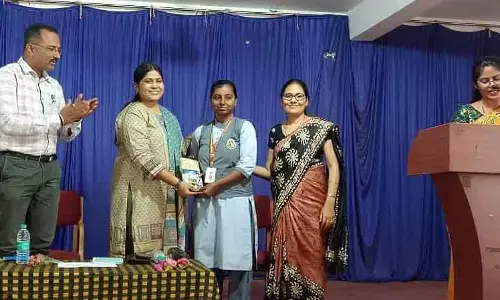 Karnataka : मोबाइल का इस्तेमाल सिर्फ़ पढ़ाई-लिखाई के लिए करें Karnataka : मोबाइल का इस्तेमाल सिर्फ़ पढ़ाई-लिखाई के लिए करें