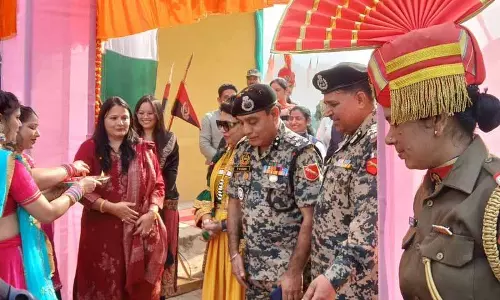 BSF की 117वीं बटालियन ने अजनाला में सांस्कृतिक कार्यक्रम के साथ हीरक जयंती मनाई BSF की 117वीं बटालियन ने अजनाला में सांस्कृतिक कार्यक्रम के साथ हीरक जयंती मनाई
