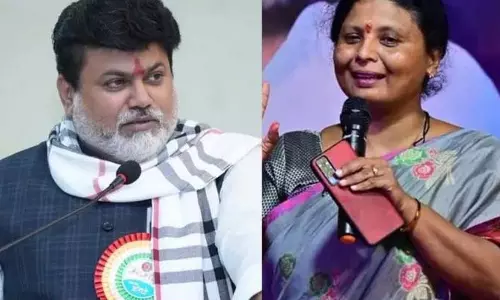 सुषमा अंधारे ने उदयभाऊ की डिप्टी CM बनने की इच्छा पर व्यंग्यात्मक टिप्पणी की सुषमा अंधारे ने उदयभाऊ की डिप्टी CM बनने की इच्छा पर व्यंग्यात्मक टिप्पणी की