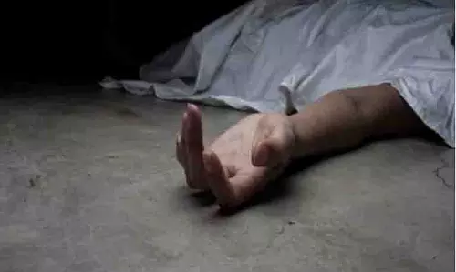 Jharkhand के दुमका में दंपत्ति और दो बच्चे घर पर मृत पाए गए Jharkhand के दुमका में दंपत्ति और दो बच्चे घर पर मृत पाए गए