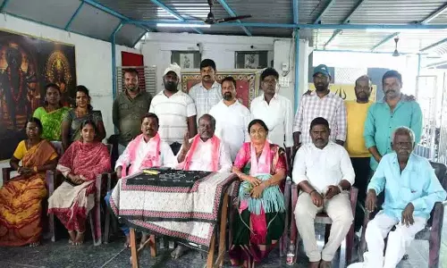 विधायक नायिनी राजेंद्र रेड्डी को माफी मांगनी चाहिए: Kumari Koti Lingam विधायक नायिनी राजेंद्र रेड्डी को माफी मांगनी चाहिए: Kumari Koti Lingam