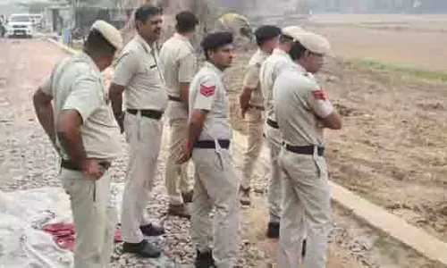 Gurugram: लड़की के अंग मिलने से काले जादू की रस्म पर शक Gurugram: लड़की के अंग मिलने से काले जादू की रस्म पर शक