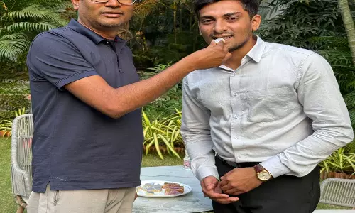 PSC टॉपर देवेश प्रसाद की ओपी चौधरी से मुलाकात, AI आधारित अध्ययन की मंत्री ने की सराहना PSC टॉपर देवेश प्रसाद की ओपी चौधरी से मुलाकात, AI आधारित अध्ययन की मंत्री ने की सराहना