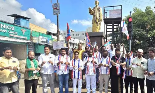 Jivo No.46 कांग्रेस और बीजेपी पार्टियों के बीच एक डार्क पैक्ट है: जजुला श्रीनिवास गौड़ Jivo No.46 कांग्रेस और बीजेपी पार्टियों के बीच एक डार्क पैक्ट है: जजुला श्रीनिवास गौड़