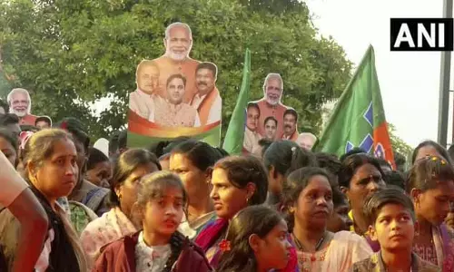 झारसुगुड़ा में केंद्रीय शिक्षा मंत्री धर्मेंद्र प्रधान का जोरदार स्वागत