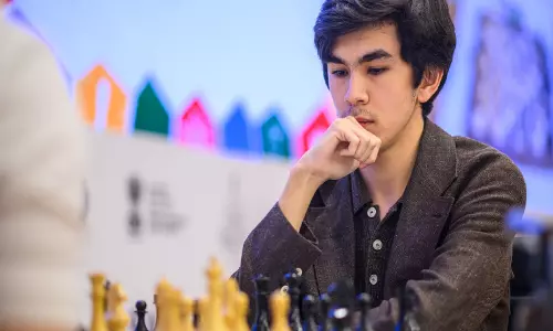 FIDE विश्व कप 2025: GM जावोखिर सिंदारोव और GM वेई यी ने सेमीफाइनल जीतकर कैंडिडेट्स की जगह पक्की की FIDE विश्व कप 2025: GM जावोखिर सिंदारोव और GM वेई यी ने सेमीफाइनल जीतकर कैंडिडेट्स की जगह पक्की की