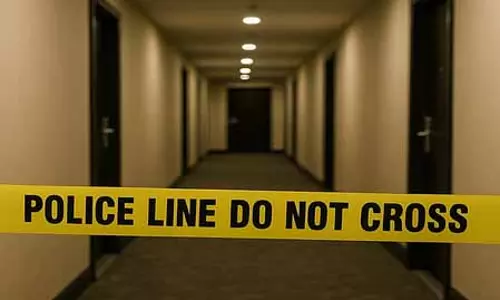 होटल में मिला युवक का शव, पुलिस की दबिश होटल में मिला युवक का शव, पुलिस की दबिश